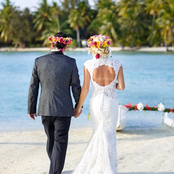 Stunning custom gown with open back and added embellishments - Picture 4 of 7
